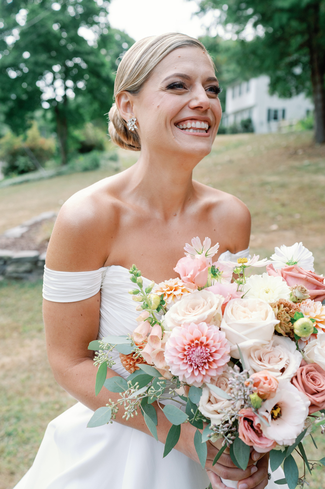 Barn-Door-Blooms-Wedding-Millwrights