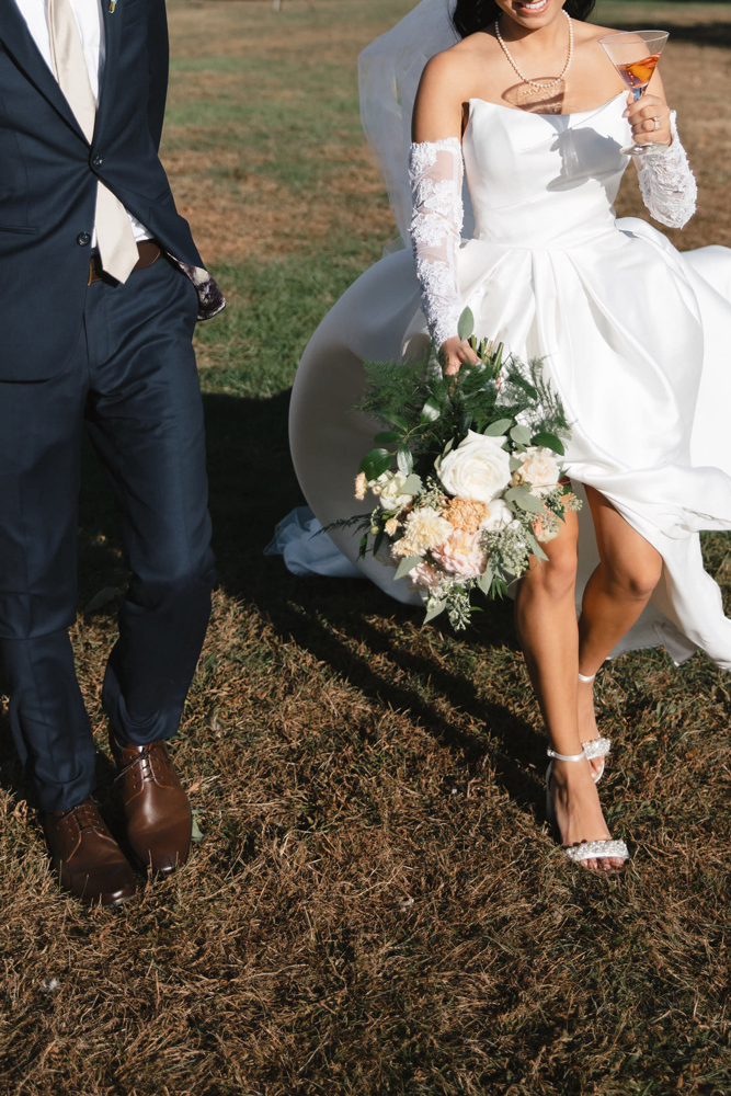 Branford-House-Barn-Door-Blooms-Wedding-Florals-2